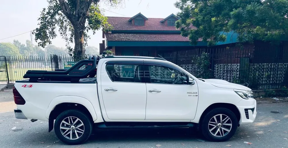 Toyota Hilux 2017 for Sale in Faisalabad Toyota Hilux 2017 for Sale in Faisalabad Image-5