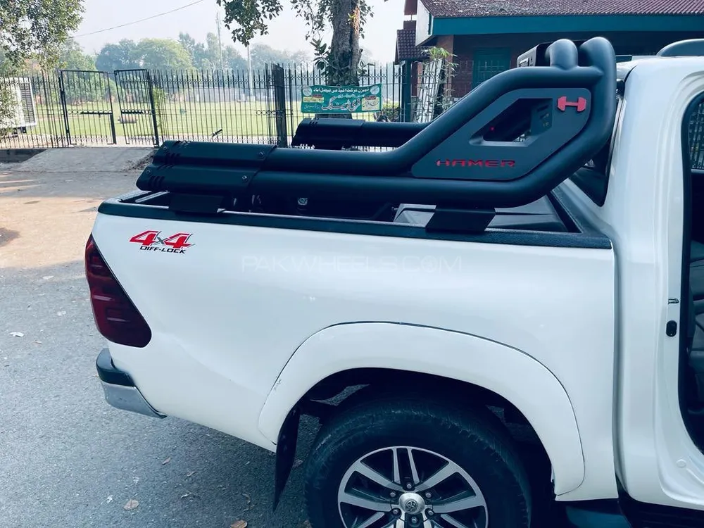 Toyota Hilux 2017 for Sale in Faisalabad Toyota Hilux 2017 for Sale in Faisalabad Image-14