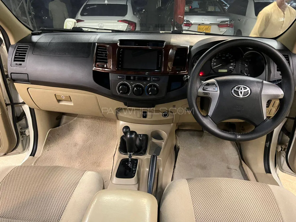 Toyota Hilux 2014 for Sale in Islamabad Toyota Hilux 2014 for Sale in Islamabad Image-14