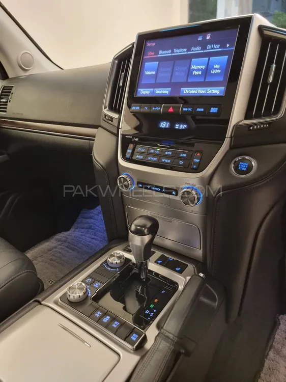 Toyota Land Cruiser 2016 for Sale in Karachi Toyota Land Cruiser 2016 for Sale in Karachi Image-12