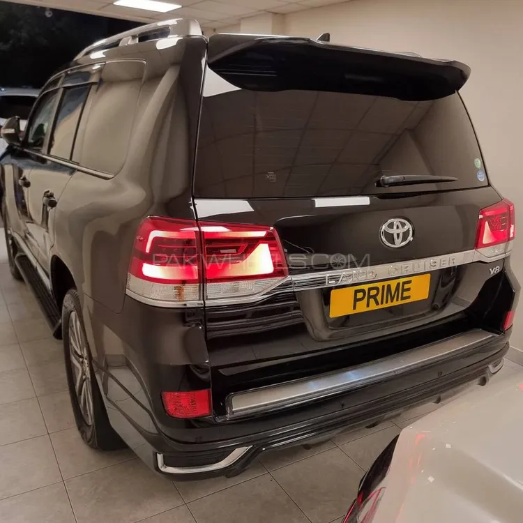 Toyota Land Cruiser 2016 for Sale in Karachi Toyota Land Cruiser 2016 for Sale in Karachi Image-10