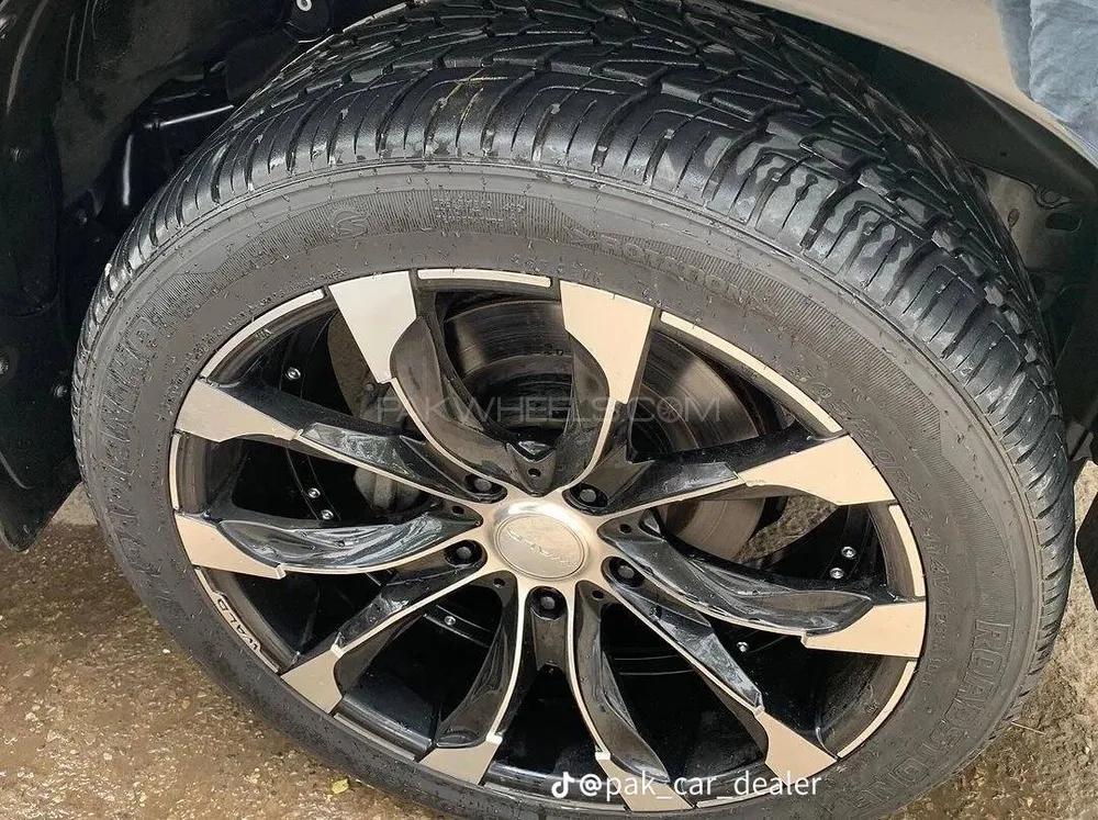 Toyota Land Cruiser 2018 for Sale in Karachi Toyota Land Cruiser 2018 for Sale in Karachi Image-5