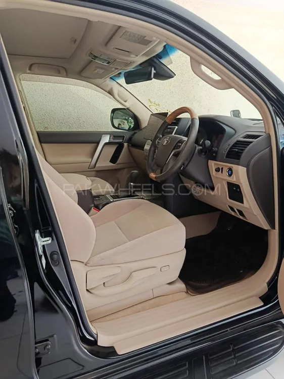 Toyota Prado 2020 for Sale in Karachi Toyota Prado 2020 for Sale in Karachi Image-4