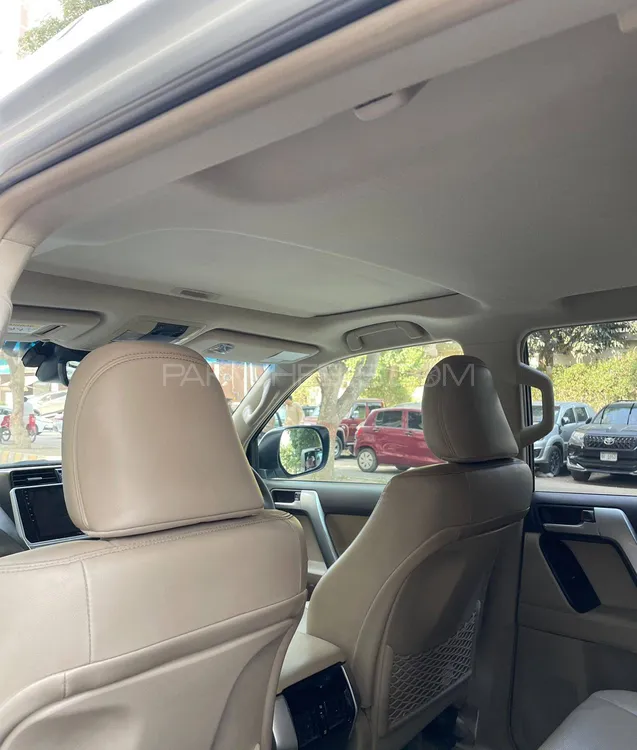Toyota Prado 2018 for Sale in Karachi Toyota Prado 2018 for Sale in Karachi Image-9