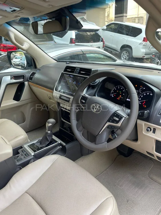 Toyota Prado 2018 for Sale in Karachi Toyota Prado 2018 for Sale in Karachi Image-11