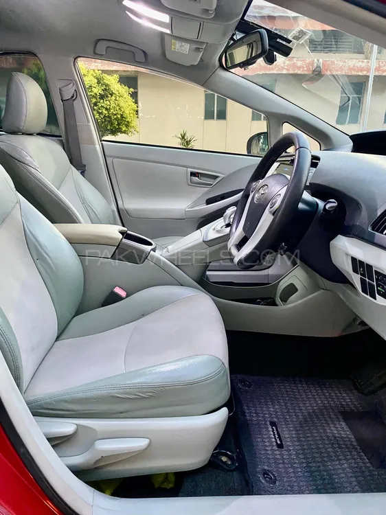 Toyota Prius 2013 for Sale in Islamabad Toyota Prius 2013 for Sale in Islamabad Image-10