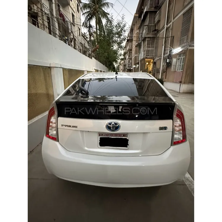 Toyota Prius 2013 for Sale in Karachi Toyota Prius 2013 for Sale in Karachi Image-2