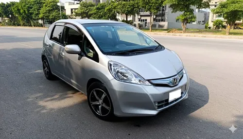 Honda Fit 1.3 Hybrid Base Grade 2012