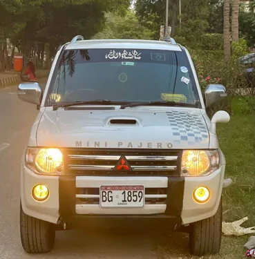 Mitsubishi Pajero Mini VR 2011
