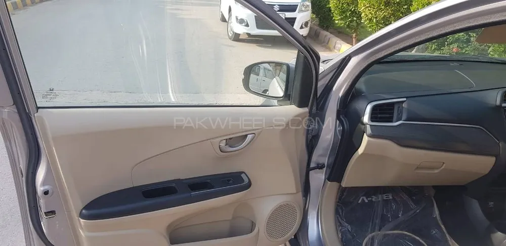 Honda BR-V 2019 for Sale in Multan Honda BR-V 2019 for Sale in Multan Image-11