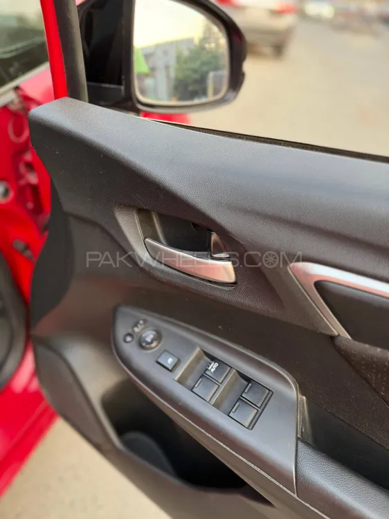 Honda Fit 2014 for Sale in Lahore Honda Fit 2014 for Sale in Lahore Image-8