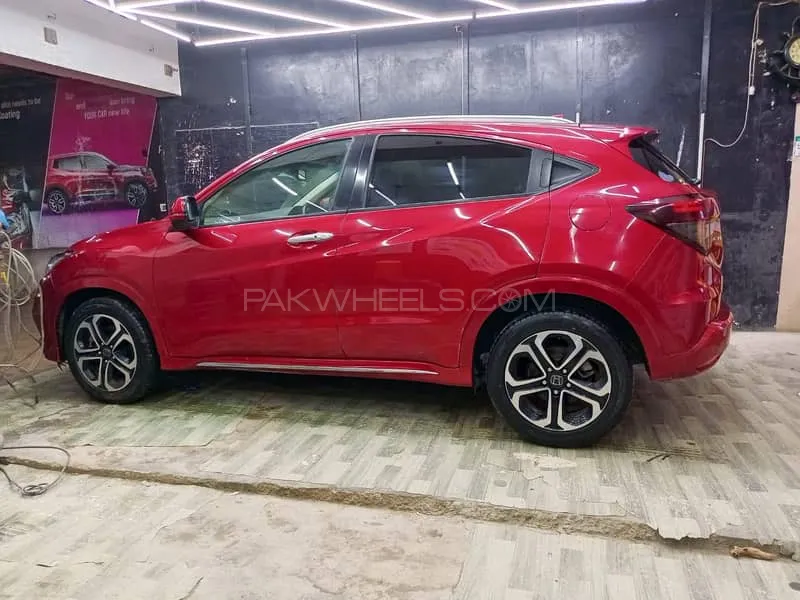 Honda Vezel 2018 for Sale in Karachi Honda Vezel 2018 for Sale in Karachi Image-1