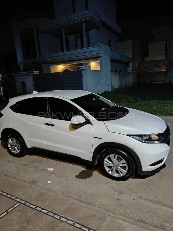 Honda Vezel 2014 for Sale in Lahore Image-1