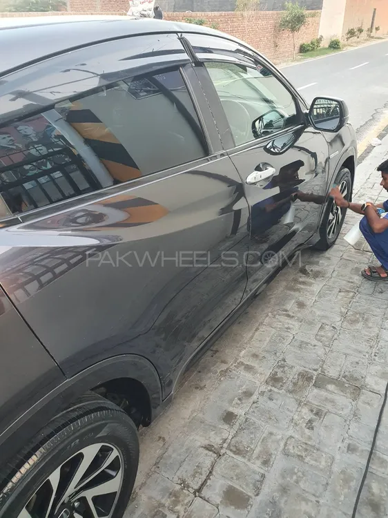 Honda Vezel 2014 for Sale in Multan Honda Vezel 2014 for Sale in Multan Image-4