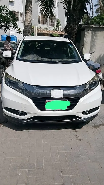 Honda Vezel 2014 for Sale in Karachi Image-1