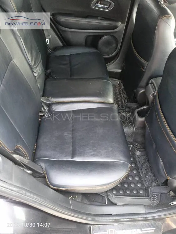 Honda Vezel 2014 for Sale in Multan Honda Vezel 2014 for Sale in Multan Image-10