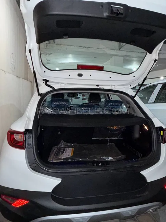 KIA Stonic 2025 for Sale in Lahore KIA Stonic 2025 for Sale in Lahore Image-4