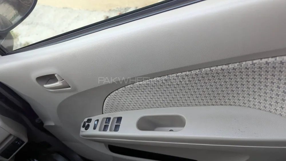 مازدا کی رول 2011 for Sale in اسلام آباد مازدا کی رول 2011 for Sale in اسلام آباد Image-12