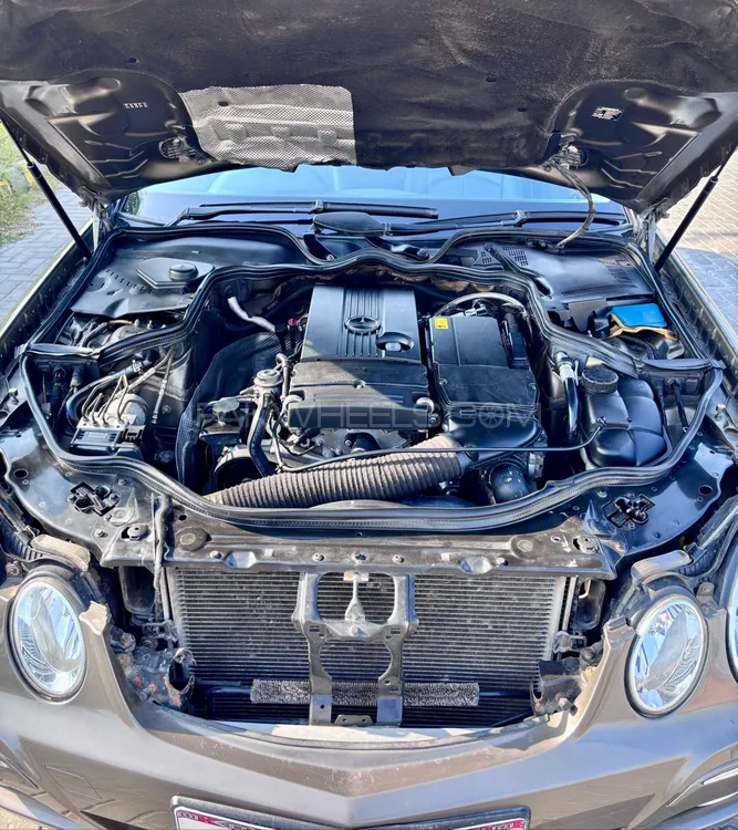 Mercedes Benz E Class 2007 for Sale in Peshawar Mercedes Benz E Class 2007 for Sale in Peshawar Image-10
