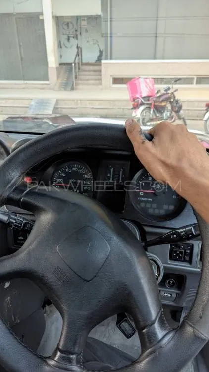 Mitsubishi Pajero 1995 for Sale in Lahore Mitsubishi Pajero 1995 for Sale in Lahore Image-9