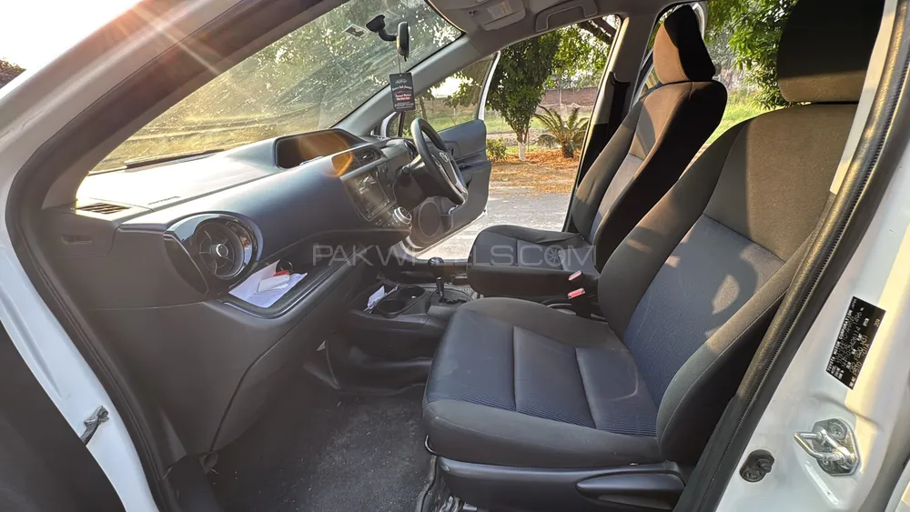 Toyota Aqua 2015 for Sale in Lahore Toyota Aqua 2015 for Sale in Lahore Image-9