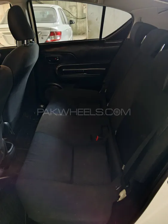 Toyota Aqua 2015 for Sale in Peshawar Toyota Aqua 2015 for Sale in Peshawar Image-5