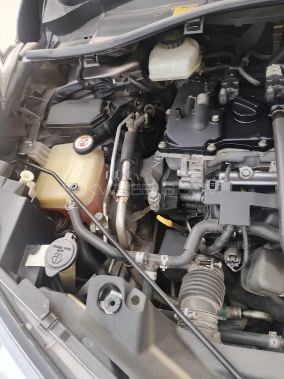 Toyota C-HR 2016 for Sale in Lahore Toyota C-HR 2016 for Sale in Lahore Image-8