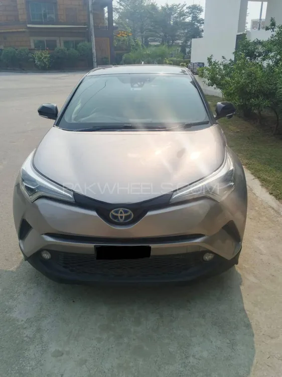 Toyota C-HR 2016 for Sale in Lahore Toyota C-HR 2016 for Sale in Lahore Image-1