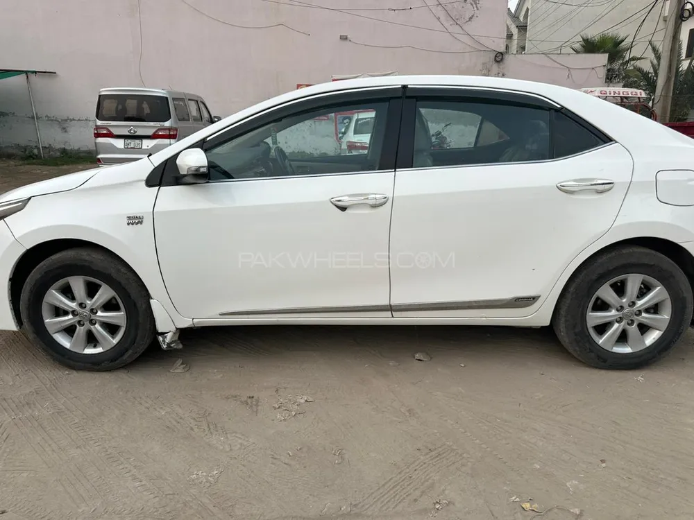 Toyota Corolla 2015 for Sale in Gujrat Toyota Corolla 2015 for Sale in Gujrat Image-4