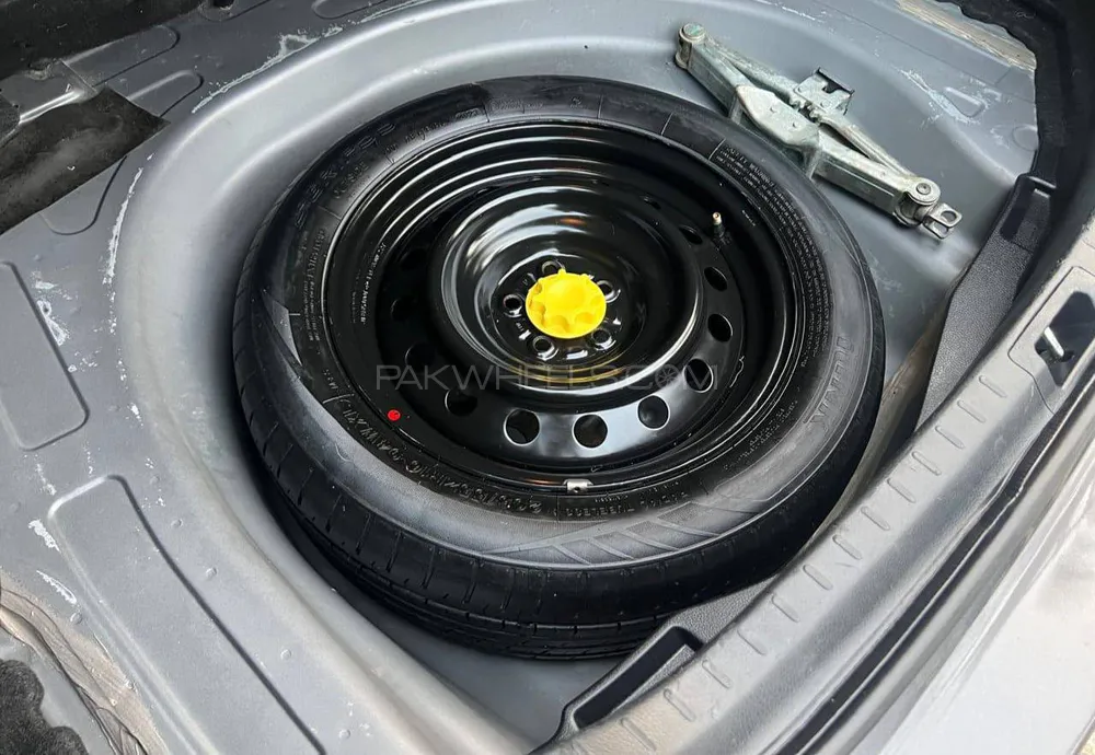 Toyota Corolla 2019 for Sale in Karachi Toyota Corolla 2019 for Sale in Karachi Image-16