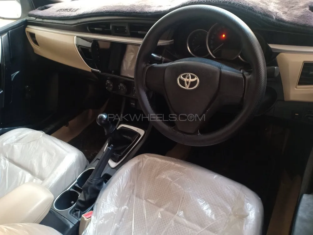 Toyota Corolla 2015 for Sale in Peshawar Toyota Corolla 2015 for Sale in Peshawar Image-10