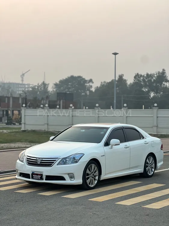 Toyota Crown 2011 for Sale in Faisalabad Toyota Crown 2011 for Sale in Faisalabad Image-3