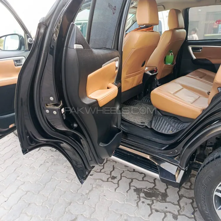 Toyota Fortuner 2020 for Sale in Islamabad Toyota Fortuner 2020 for Sale in Islamabad Image-9