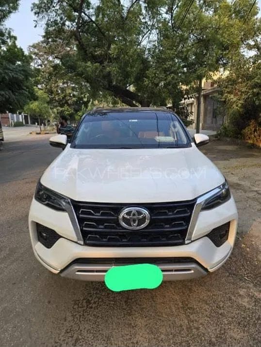 Toyota Fortuner 2021 for Sale in Karachi Image-1