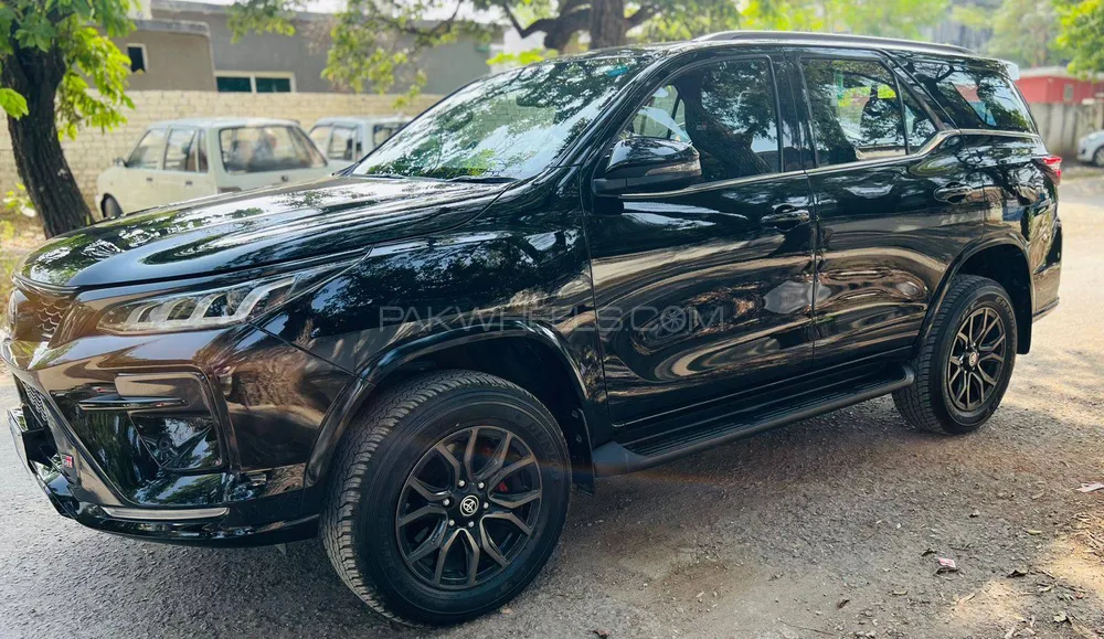 Toyota Fortuner 2025 for Sale in Islamabad Toyota Fortuner 2025 for Sale in Islamabad Image-4