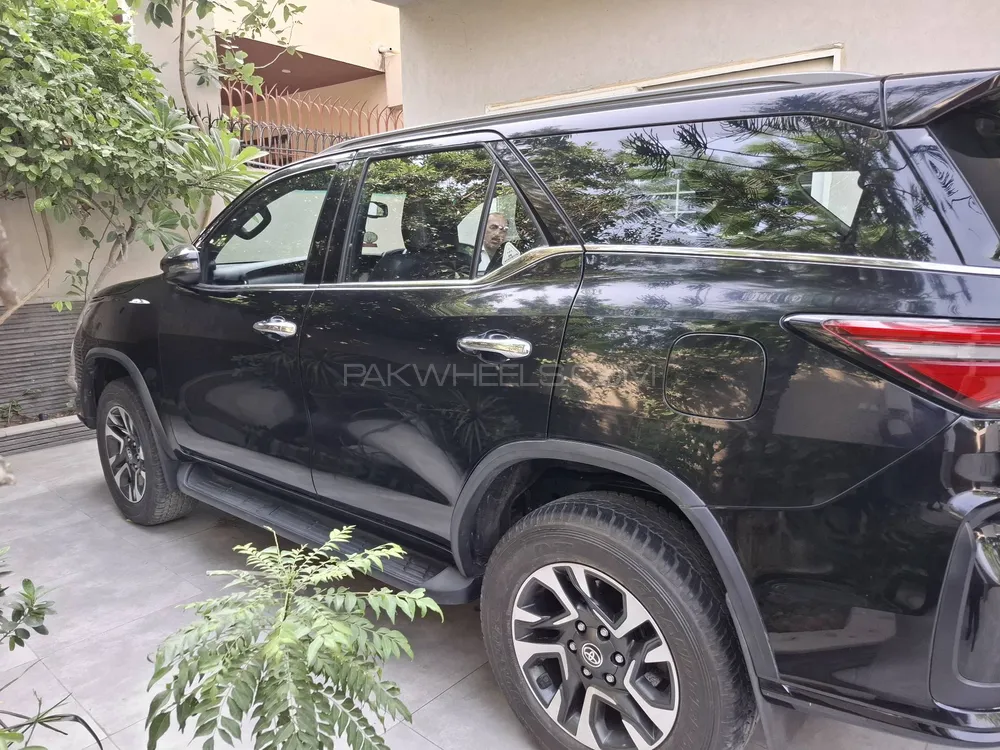 Toyota Fortuner 2023 for Sale in Karachi Toyota Fortuner 2023 for Sale in Karachi Image-9