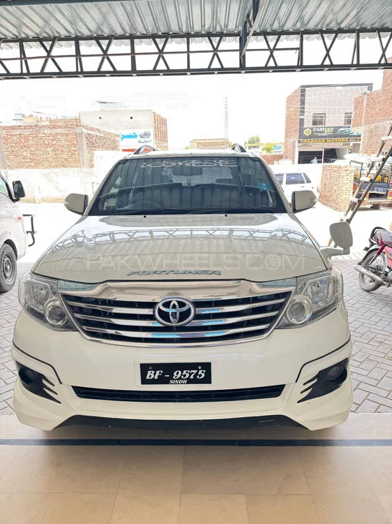 Toyota Fortuner 2016 for Sale in Karachi Image-1