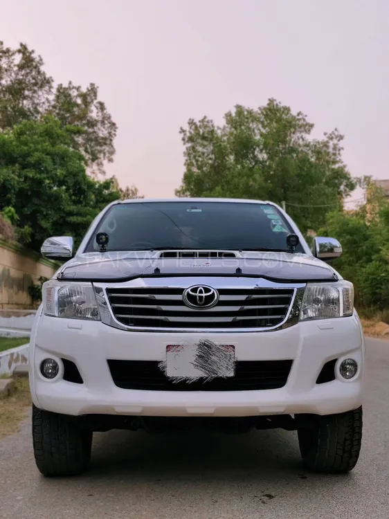 Toyota Hilux 2012 for Sale in Karachi Image-1