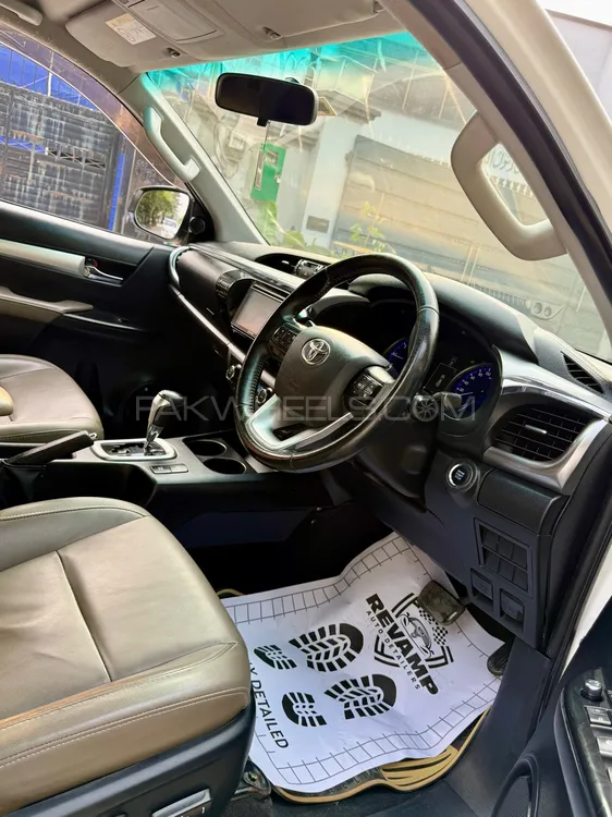 Toyota Hilux 2018 for Sale in Lahore Toyota Hilux 2018 for Sale in Lahore Image-7