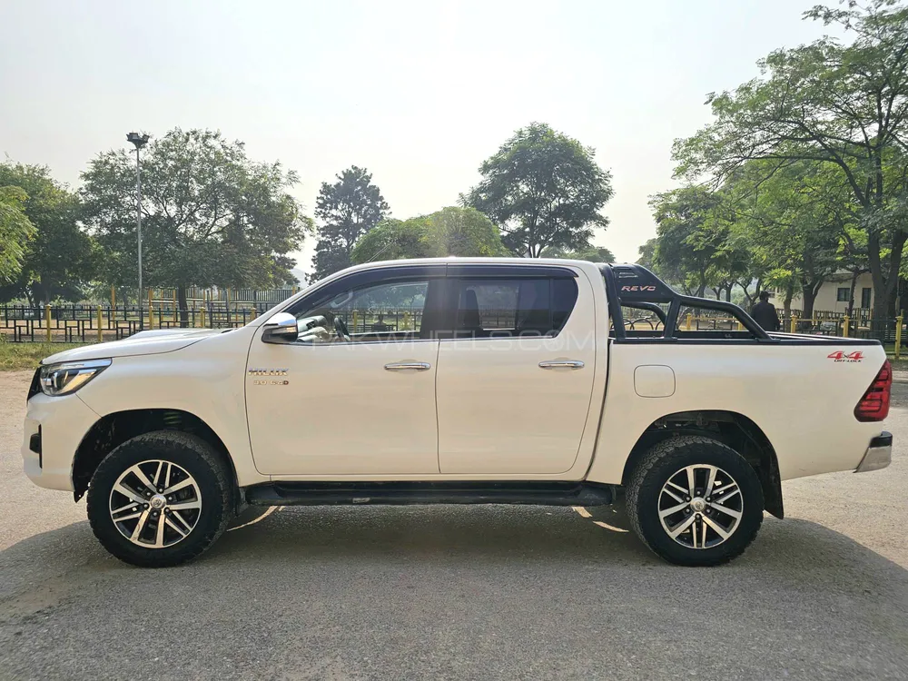 Toyota Hilux 2017 for Sale in Islamabad Toyota Hilux 2017 for Sale in Islamabad Image-7