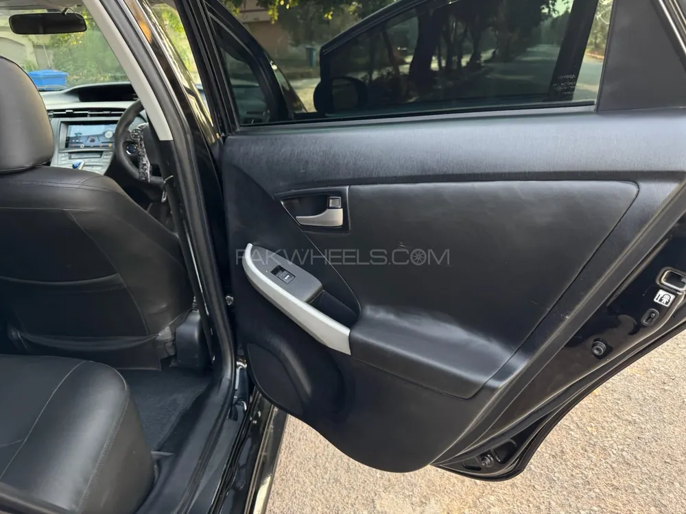 Toyota Prius 2014 for Sale in Islamabad Toyota Prius 2014 for Sale in Islamabad Image-9