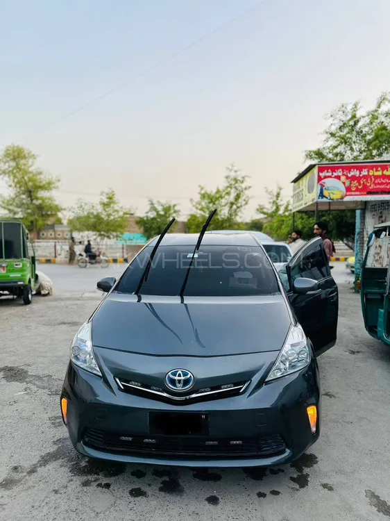 Toyota Prius Alpha 2011 for Sale in Peshawar Toyota Prius Alpha 2011 for Sale in Peshawar Image-15