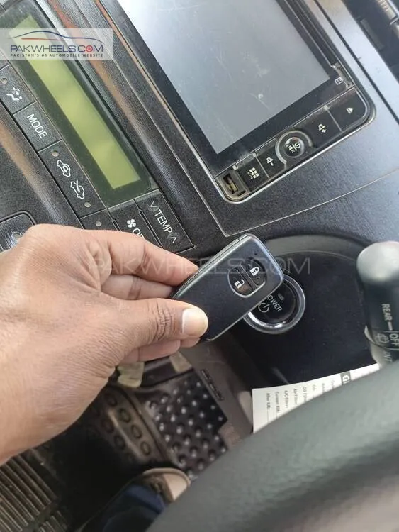 ٹویوٹا پریوس 2011 for Sale in کراچی ٹویوٹا پریوس 2011 for Sale in کراچی Image-13