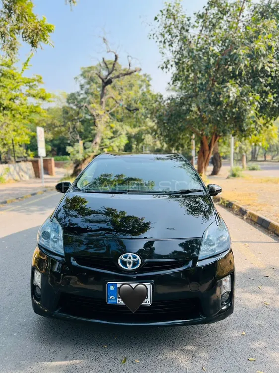 Toyota Prius 2011 for Sale in Islamabad Image-1