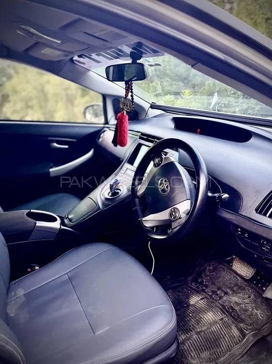 Toyota Prius 2013 for Sale in Peshawar Toyota Prius 2013 for Sale in Peshawar Image-8