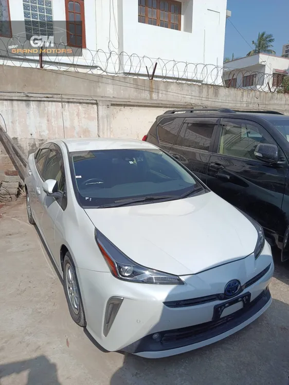 Toyota Prius 2021 for Sale in Karachi Image-1