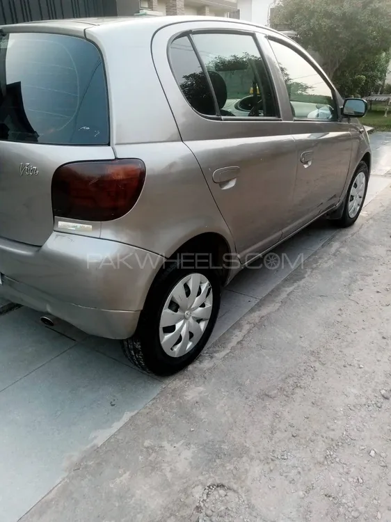 Toyota Vitz 2001 for Sale in Multan Image-1