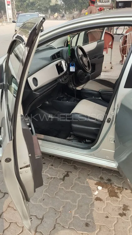 Toyota Vitz 2011 for Sale in Sahiwal Toyota Vitz 2011 for Sale in Sahiwal Image-9