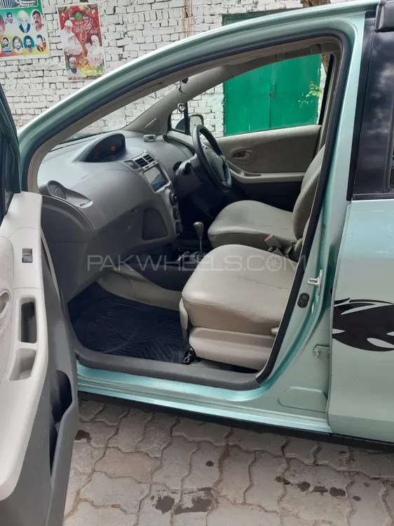 Toyota Vitz 2013 for Sale in Sialkot Toyota Vitz 2013 for Sale in Sialkot Image-4