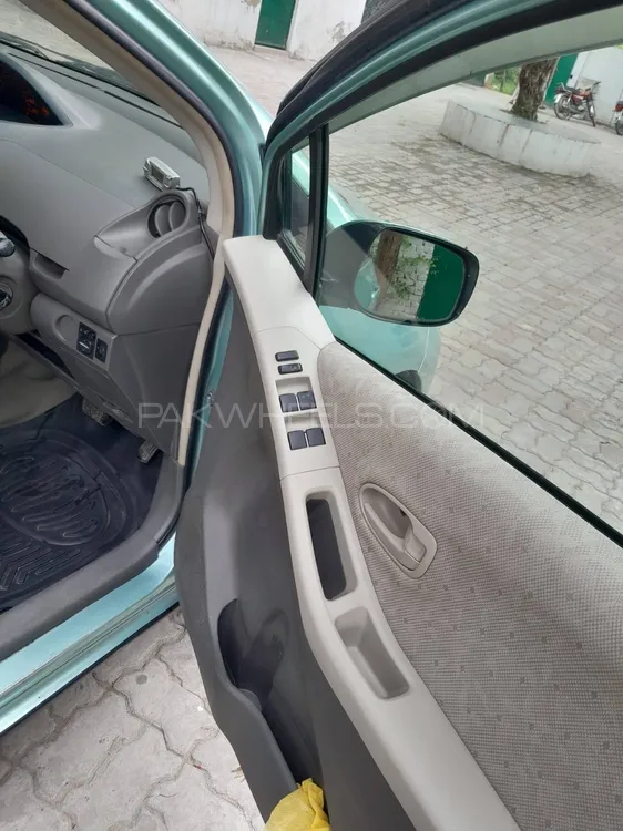 Toyota Vitz 2013 for Sale in Sialkot Toyota Vitz 2013 for Sale in Sialkot Image-8